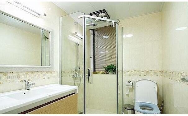 浴室隔斷玻璃的清潔方法，清洗淋浴間的浴室鏡子
