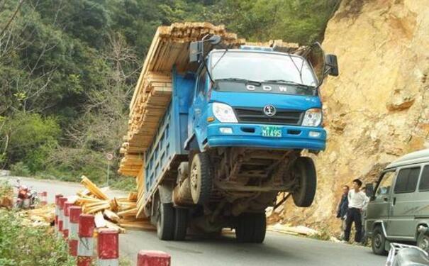 貨車超載怎么處罰， 貨車超載的標(biāo)準(zhǔn)是怎樣的？